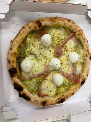 Pizza soleggiata