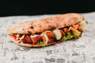 Lipie cu snițel de pui