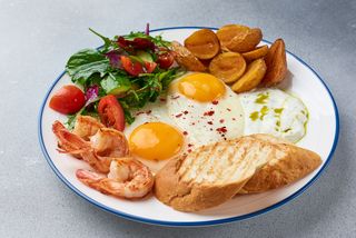 Великий сніданок з яєшнею та креветками (350г)