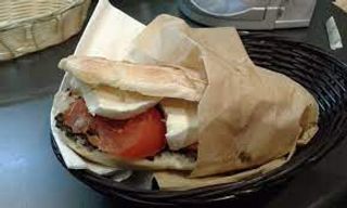 Piadina kebab con mozzarella