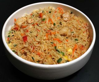 ბრინჯი ქათმის ხორცით და სანელებლებით, H11