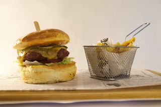 Телешки чийзбургер