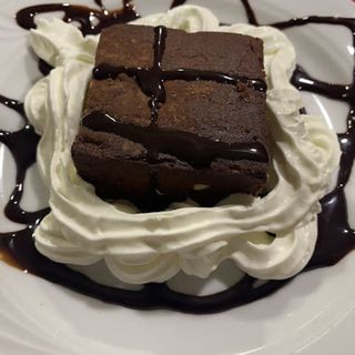 Brownie con chocolate y nata