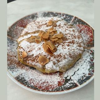 Bastila De Pollo Con Almendras