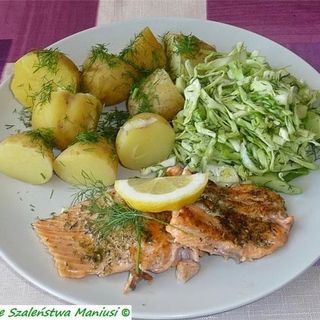 Ryba mintaj,ziemniaki,surówka,zupa