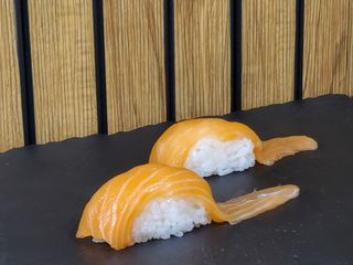 Нигири Сьомга - 2 бр