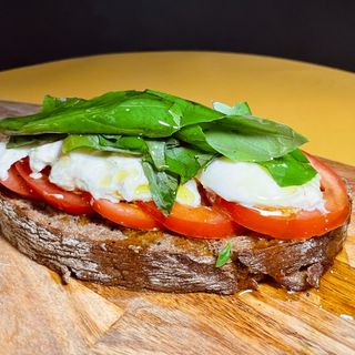 Tosta Caprese