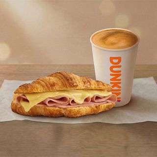 კრუასანი ლორით და ყველით კომბო