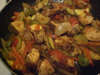 Свинско месо със зеленчуци (300гр)