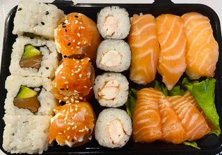 14. Uramaki de Nigiri