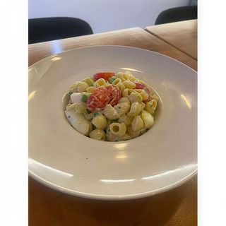 Pasta Con Ensalada