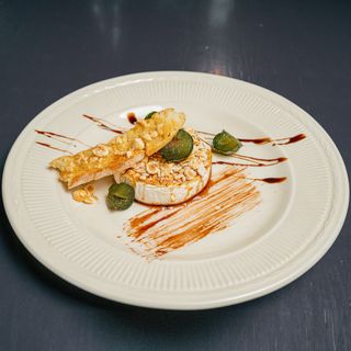 Запечен Камембер със сладко от зелени смокини (220г)