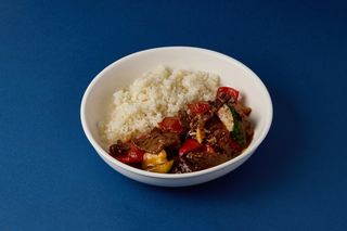 Мясо по-тайски с гарниром