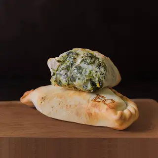 Empanada de Espinacas y Queso