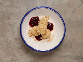 Закарпатські ґомбовці з вишнями (280g)