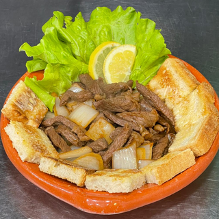 Picanha Acebolada e Pão
