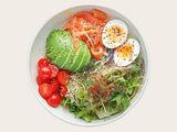 Зелений салат з лососем (320g)