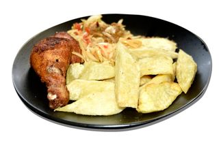 Igname Grillé Avec Patte De Poulet 