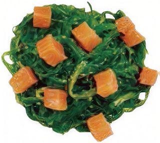 66. Wakame Con Salmón