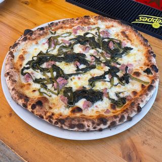 Pizza Salsiccia E Friarielli