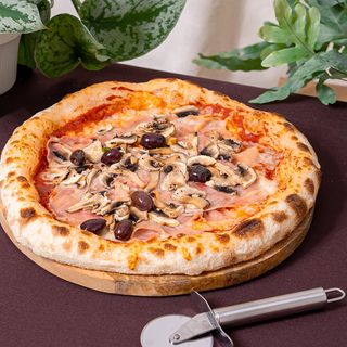 Pizza Proscitto Cotto e funghi