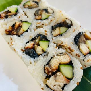 Uramaki unagi maki