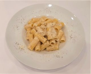 Mezze maniche cacio e pepe