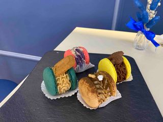 Макарон ягідний чізкейк