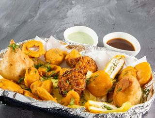 Mix pakora platter