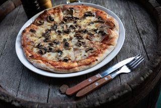 Pizza Prosciutto funghi