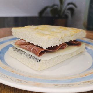 Focaccia de mantequilla trufada