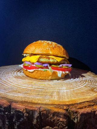 ქათმის ბურგერი ყველით