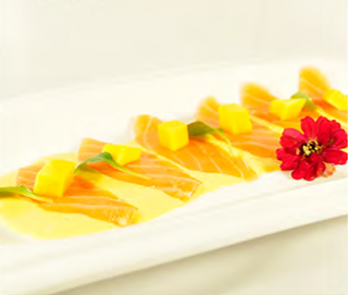 Carpaccio di salmone mango