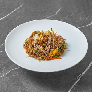 Yaki soba con verdure