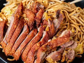 Menú Tallarines Artesanales con Pato Asado
