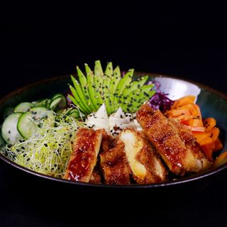 Frango Panado no Poke Bowl