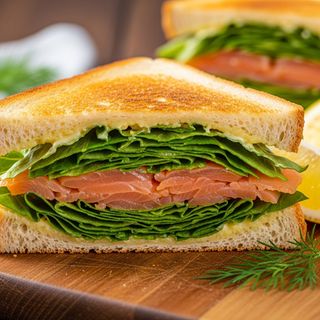  Tost Salmone e insalata