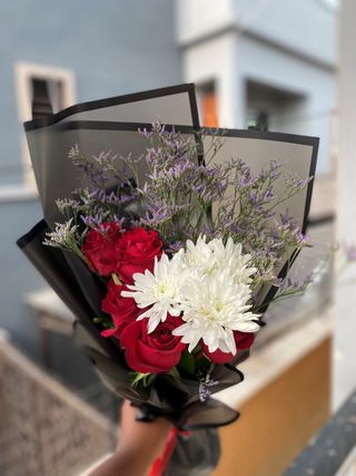The Mini Hand Bouquet