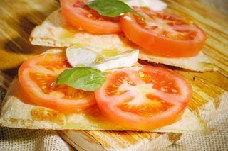 Pizza caprese al spicchio