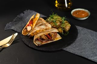 Chicken quesadilla menu si suc la alegere