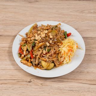 Pad thai z kurczakiem