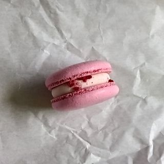 Макаронс малиновий йогурт