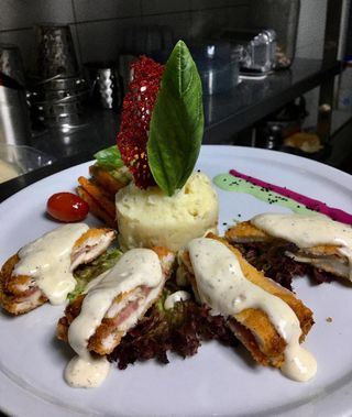 Escalope De Poulet Cordon Bleu