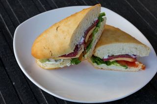 Сэндвич с ветчиной и сыром (200г)