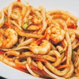 161. Spaghetti udon con verdure e gamberi