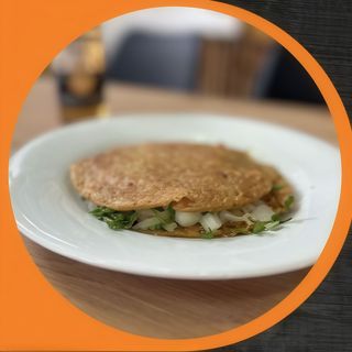 Gordita De Maíz Con Chicharrón Prensado