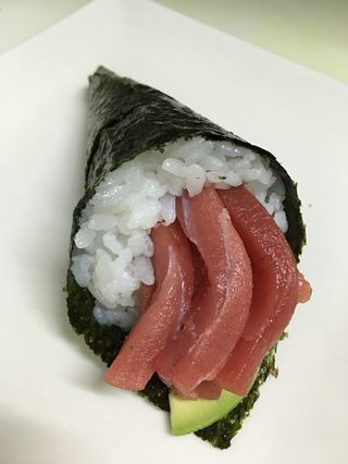 Temaki atun y aguacate 
