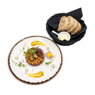 RĘCZNIE SIEKANY TATAR Z POLĘDWICY WOŁOWEJ