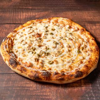 Pizza De Pollo Salteado Y Salsa De Yogurt mediana