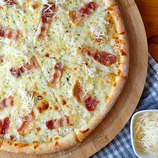 Carbonara pizza